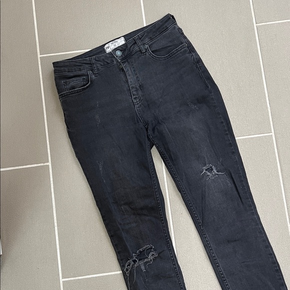 Free People Denim - Free People Black Distressed Women's Jeans with Frayed Hem